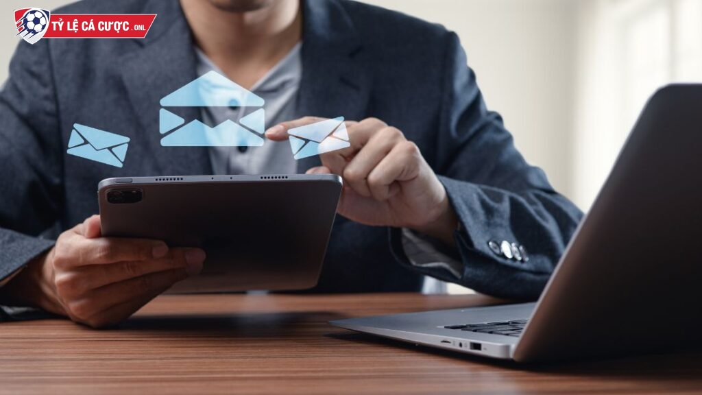Kết nối với nhà cái qua email giúp bạn trình bày vấn đề chi tiết nhất